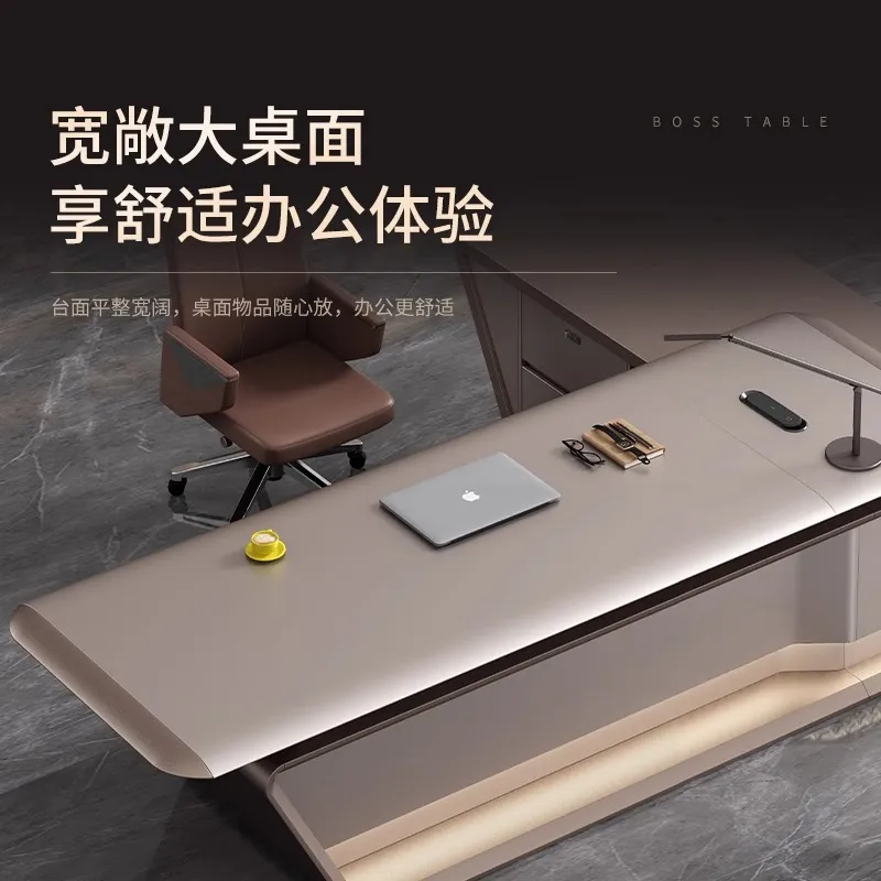 モダンなエグゼクティブデスクとチェアセット、オフィス家具、大 - Office Tech And Management のレビューと価格