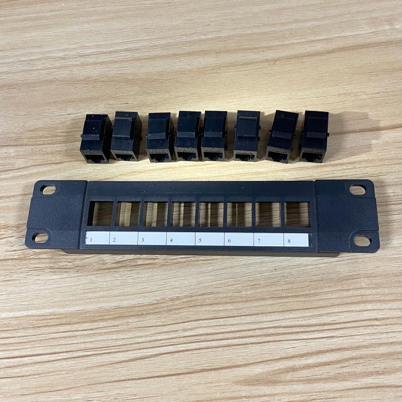 パッチパネル 8 ポート Cat6 10G サポート 1U  - Patch Panel Cat6 のレビューと価格